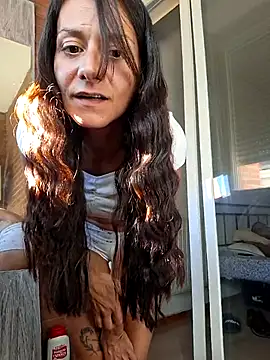 Snapshot of Lauraxxsteen chatting on October 5, 2:55 pm Lauraxxsteen online show from October 5, 2:55 pm