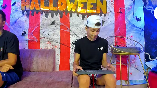 Juicy Creww online show from October 23, 9:48 am