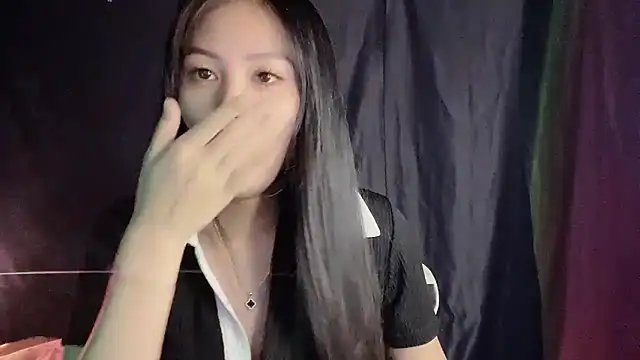 Lyly4757 online show from October 9, 11:20 pm