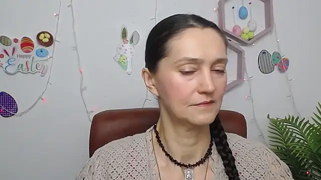 TayaFinch online show from April 9, 11:15 am