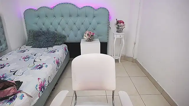 Cordelia Perlman online show from November 23, 4:04 am