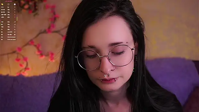 DarcyAspacio online show from April 15, 11:11 am