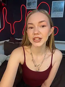 MilaMoone online show from February 15, 11:09 am