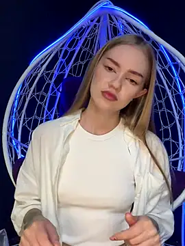 MilaMoone online show from October 5, 10:09 am