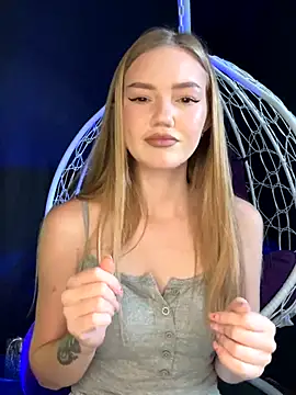 MilaMoone online show from November 18, 11:11 am