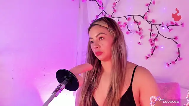 chubbyZoe online show from October 9, 2:32 pm