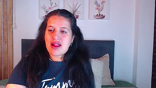 Snapshot of Andrea_secret_ chatting on October 17, 2:53 pm Andrea secret online show from October 17, 2:53 pm