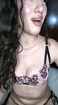 Emily-hottson online show from November 15, 6:25 am