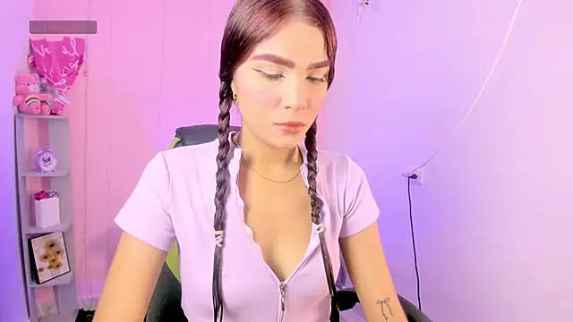 Snapshot of ashlysmith_01 chatting on September 26, 1:03 am ashlysmith 01 online show from September 26, 1:03 am