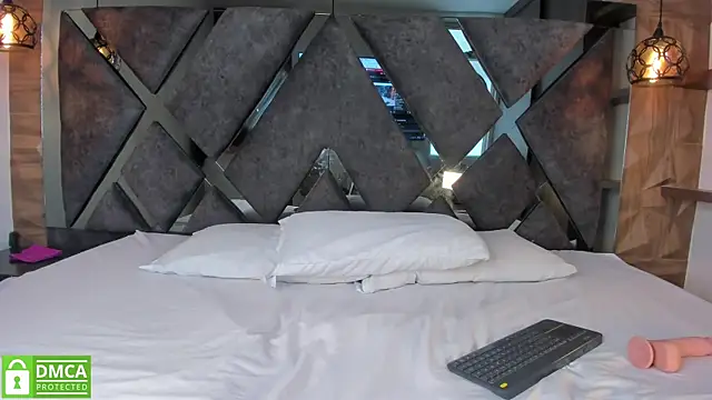 Scarlet  Jones  online show from October 16, 8:33 pm