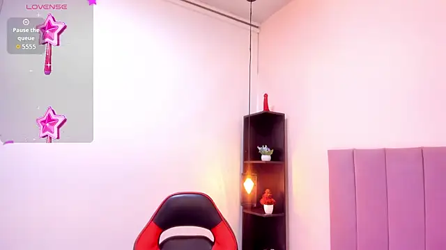 HoollyHendrix online show from November 21, 8:33 pm