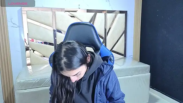 Maily a  online show from February 10, 3:09 am