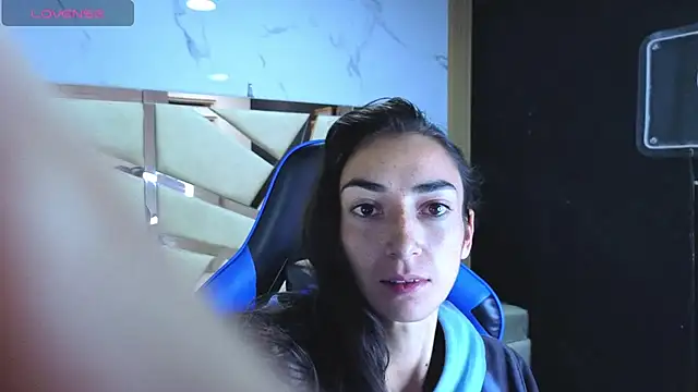 Maily a  online show from April 8, 2:35 am