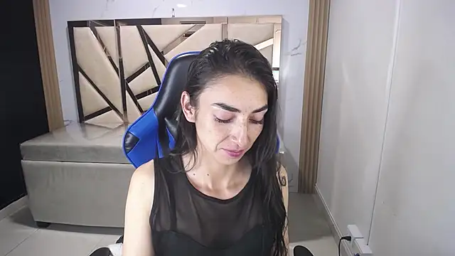 Maily a  online show from December 5, 3:17 am