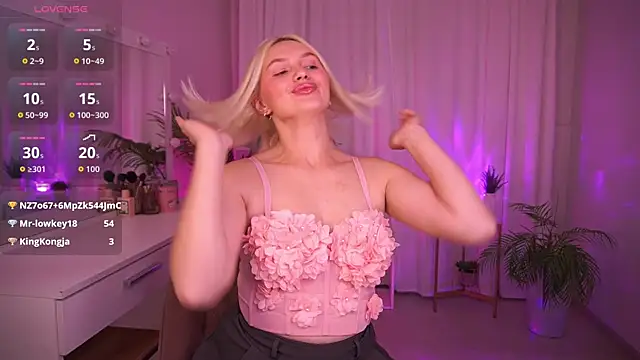 Amelia Wells online show from October 3, 6:40 am