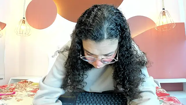 SweetStarr  online show from September 30, 12:55 pm