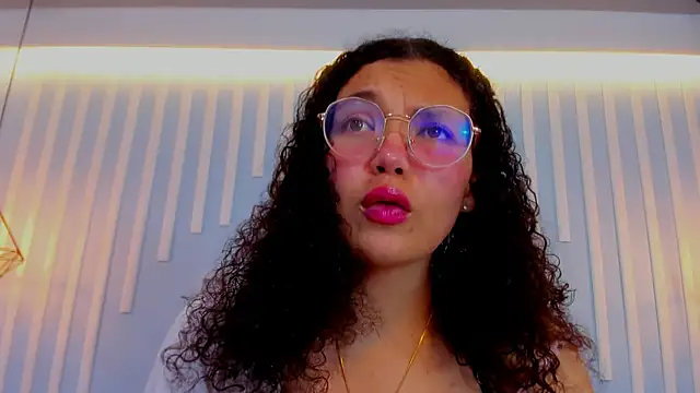 SweetStarr  online show from October 13, 1:58 pm