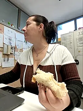 bichota85 online show from February 26, 10:47 am