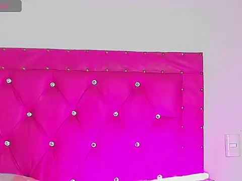 dahiiangomezz online show from April 18, 11:59 pm