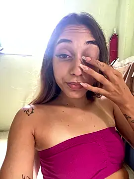 loirinhaaa online show from January 8, 3:49 pm