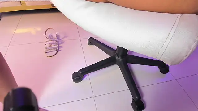 mia vy online show from February 10, 3:20 am