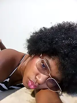 Snapshot of Beauty_Luci chatting on October 19, 8:00 pm Beauty Luci online show from October 19, 8:00 pm