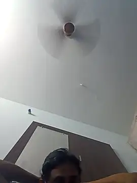 honeyqueen143 online show from December 4, 5:24 pm