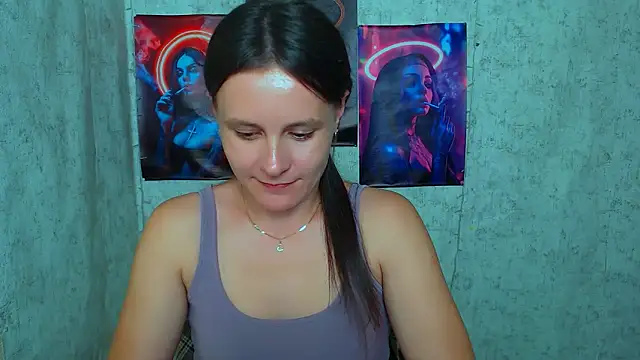 Snapshot of EvelinaMiss_ chatting on September 19, 1:43 pm EvelinaMiss online show from September 19, 1:43 pm