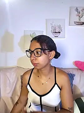 Suzanelee1 online show from October 30, 1:08 am