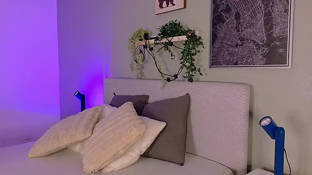 KeendraFox  online show from April 9, 10:09 am