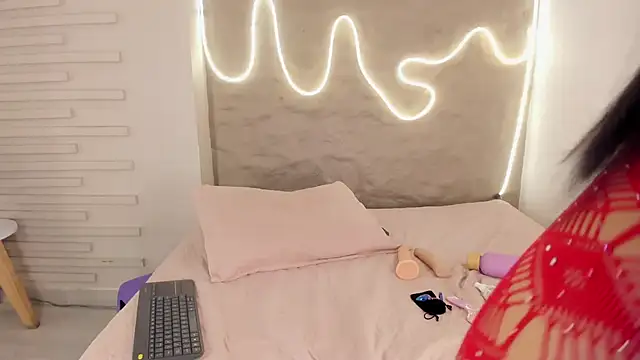 Naomy gyal online show from November 11, 7:22 pm