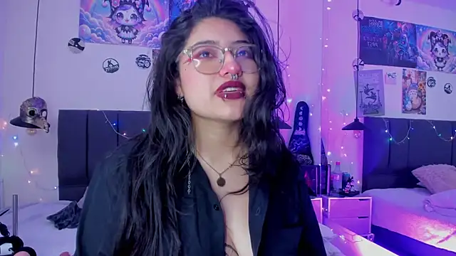 SabrinaV  online show from March 26, 11:34 am