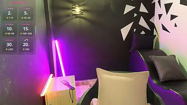 AgataThompson  online show from November 22, 8:11 pm