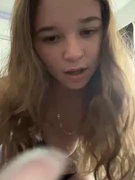 Snapshot of blondefun3818 chatting on October 16, 4:53 pm blondefun3818 online show from October 16, 4:53 pm