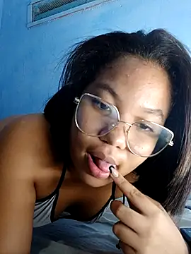 Snapshot of little_onixx chatting on October 26, 2:01 pm little onixx online show from October 26, 2:01 pm