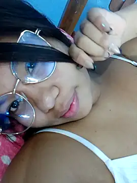 Snapshot of little_onixx chatting on October 25, 1:52 pm little onixx online show from October 25, 1:52 pm