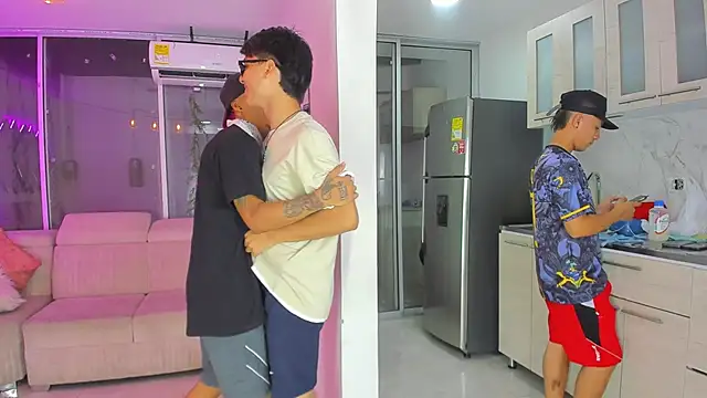 Houseofwarrios online show from November 5, 5:45 am