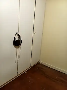 BubblyBeautiful online show from November 3, 9:30 pm