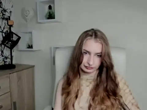 Snapshot of NinaBlond1 chatting on October 1, 6:18 am NinaBlond1 online show from October 1, 6:18 am