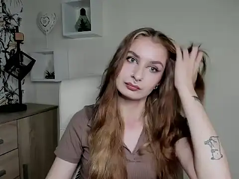 Snapshot of NinaBlond1 chatting on October 9, 6:06 am NinaBlond1 online show from October 9, 6:06 am