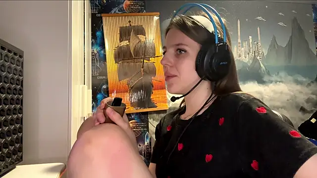 Elira Breeze online show from November 5, 5:18 pm