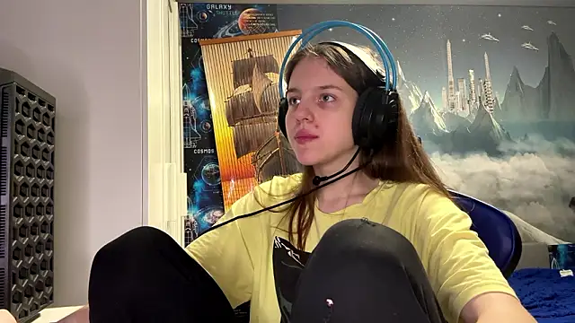 Elira Breeze online show from March 11, 2:53 pm