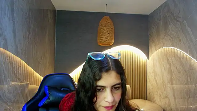 dany r  online show from November 10, 1:17 pm