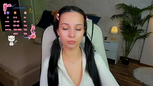 Snapshot of StarlitFairy chatting on October 9, 5:55 am StarlitFairy online show from October 9, 5:55 am