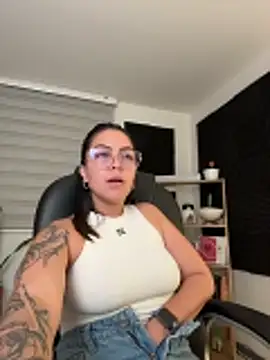 TaniaVelvet online show from February 18, 3:49 am