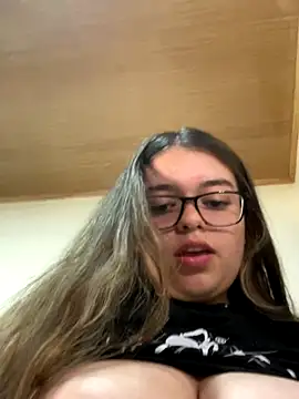 Snapshot of Aphrill chatting on October 3, 2:05 am Aphrill online show from October 3, 2:05 am