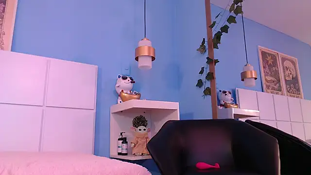 PenelopeBond online show from October 28, 1:06 pm