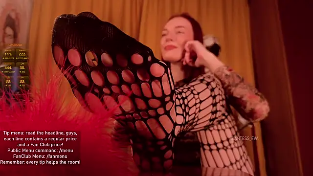 Snapshot of Giantess_Eva chatting on October 9, 4:44 pm Giantess Eva online show from October 9, 4:44 pm