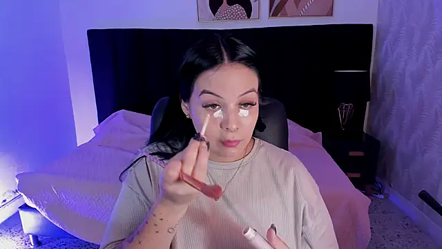 Snapshot of camiladuke7 chatting on October 18, 7:48 pm camiladuke7 online show from October 18, 7:48 pm