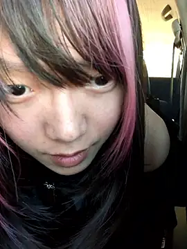 Snapshot of takusaki223 chatting on September 27, 3:47 am takusaki223 online show from September 27, 3:47 am